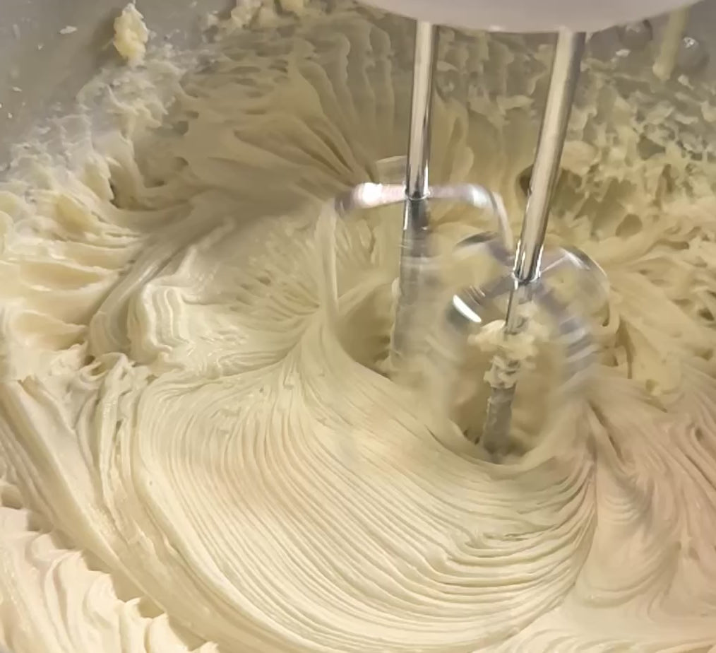 Earth Whip – 1oz Fill Sample Whipped Body Butter (2oz Amber Plastic Jar)